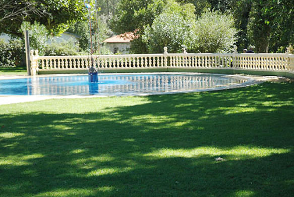 Cafetería, terrazas, zonas de césped, solárium...