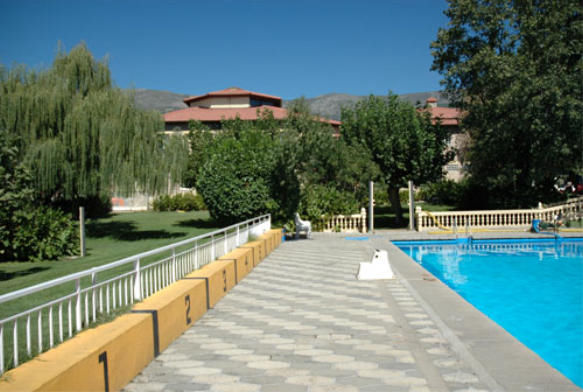 Complejo de ocio con piscinas